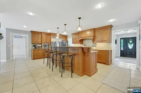 711 Pine Lake Drive Twp Of Washington NJ 07676