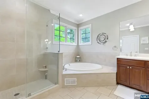 711 Pine Lake Drive Twp Of Washington NJ 07676