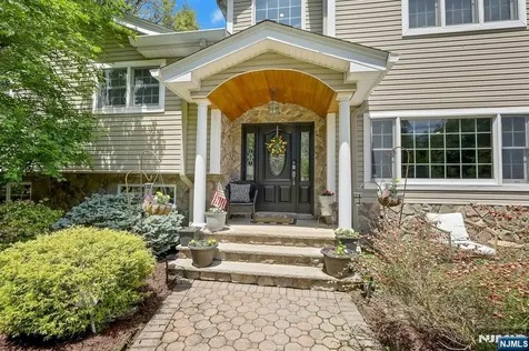 711 Pine Lake Drive Twp Of Washington NJ 07676