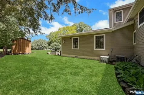 711 Pine Lake Drive Twp Of Washington NJ 07676