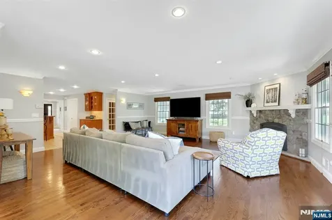 711 Pine Lake Drive Twp Of Washington NJ 07676