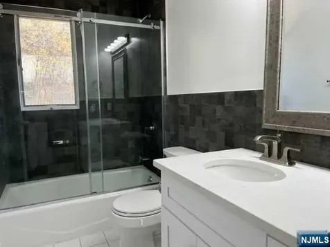 520 Glen Avenue Palisades Park NJ 07650