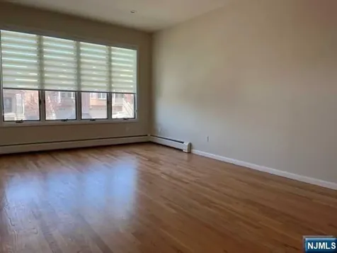 520 Glen Avenue Palisades Park NJ 07650