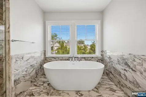 2 Weimer Court Allendale NJ 07401