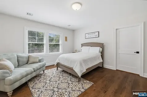 2 Weimer Court Allendale NJ 07401