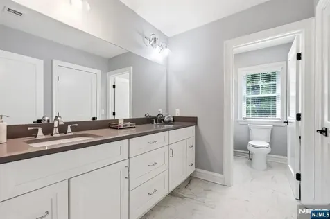 2 Weimer Court Allendale NJ 07401