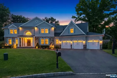 2 Weimer Court Allendale NJ 07401