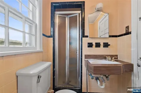 433 Mount Pleasant Avenue West Orange NJ 07052