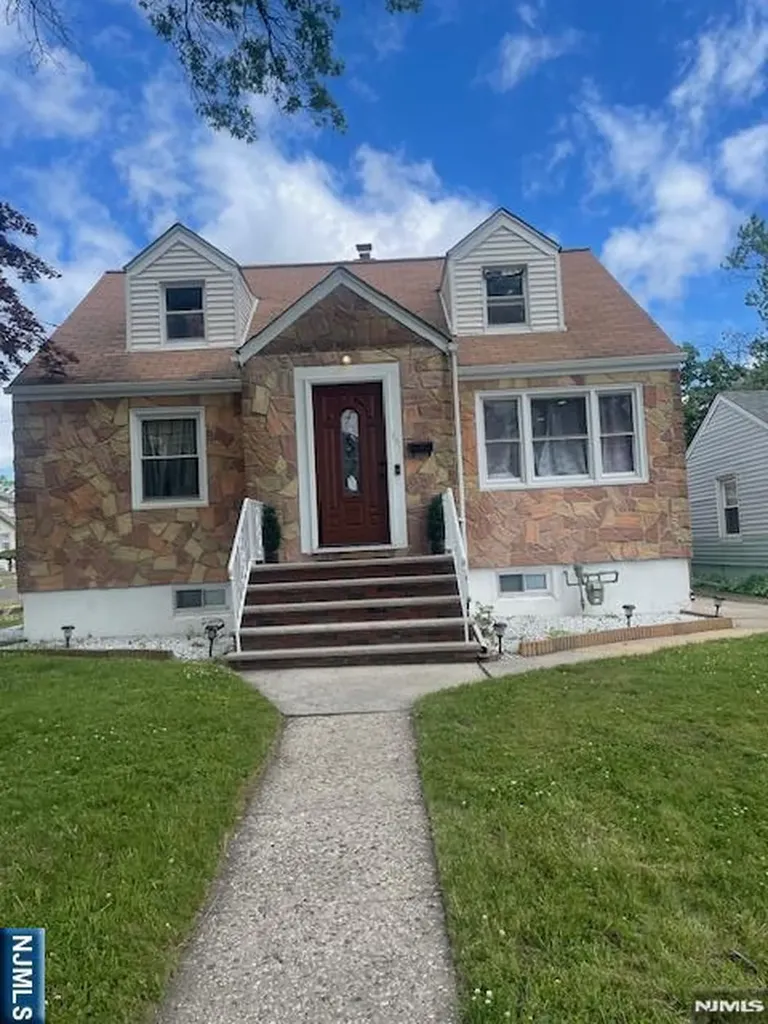 501 2nd Avenue Roselle NJ 07203