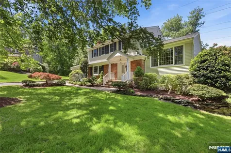 20 Coachman Court Berkeley Heights NJ 07922