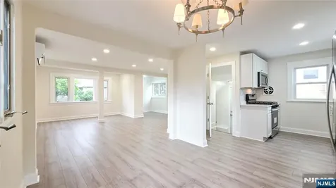 564 Maple Avenue Teaneck NJ 07666