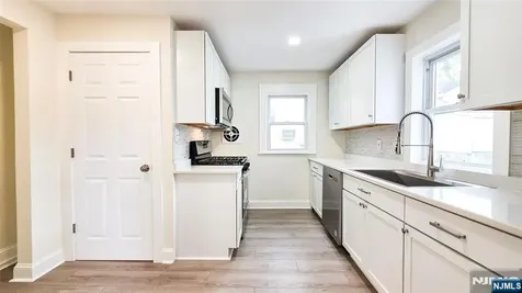 564 Maple Avenue Teaneck NJ 07666
