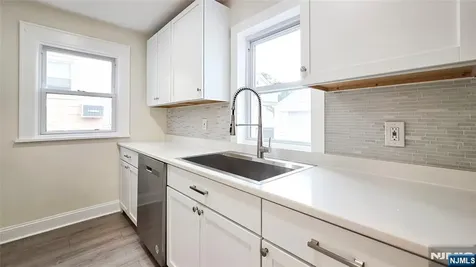 564 Maple Avenue Teaneck NJ 07666