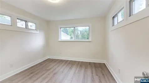 564 Maple Avenue Teaneck NJ 07666