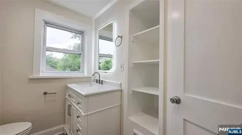 564 Maple Avenue Teaneck NJ 07666