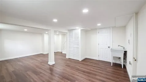 564 Maple Avenue Teaneck NJ 07666