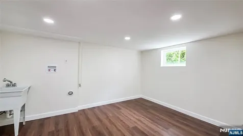 564 Maple Avenue Teaneck NJ 07666