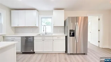 564 Maple Avenue Teaneck NJ 07666