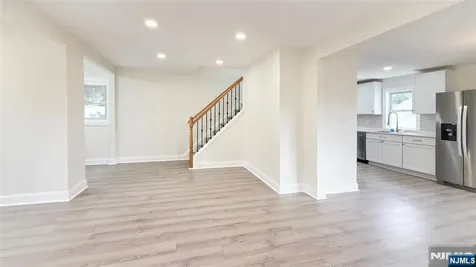 564 Maple Avenue Teaneck NJ 07666
