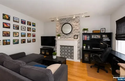 21-23 Fitzherbert Street Bloomfield NJ 07003