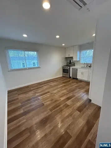 615 Chase Avenue Lyndhurst NJ 07071