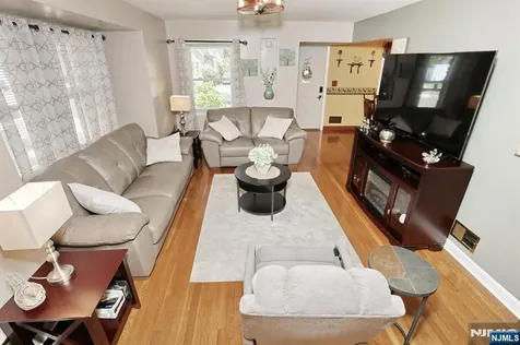 305 Depew Street Dumont NJ 07628