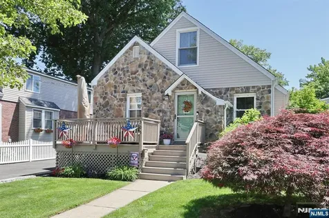 305 Depew Street Dumont NJ 07628