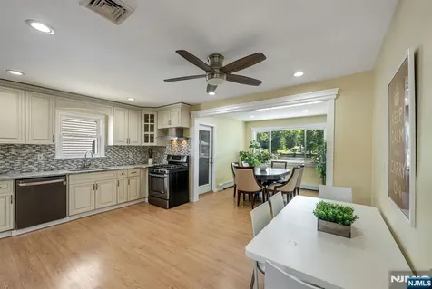 20 Riverview Circle Little Falls NJ 07424