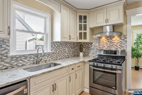 20 Riverview Circle Little Falls NJ 07424