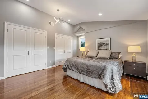 20 Riverview Circle Little Falls NJ 07424