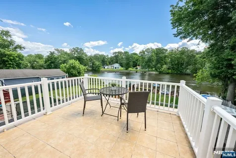 20 Riverview Circle Little Falls NJ 07424