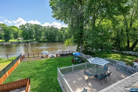 20 Riverview Circle Little Falls NJ 07424