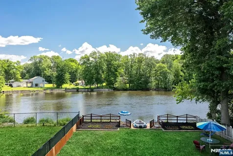 20 Riverview Circle Little Falls NJ 07424
