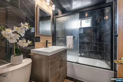 20 Riverview Circle Little Falls NJ 07424