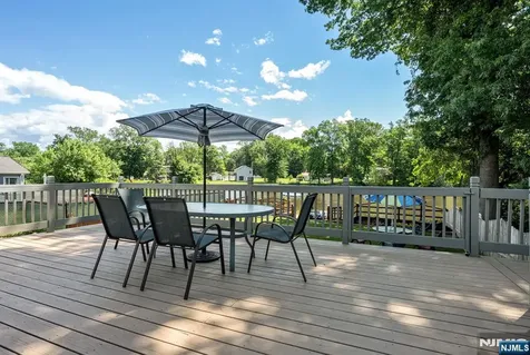 20 Riverview Circle Little Falls NJ 07424