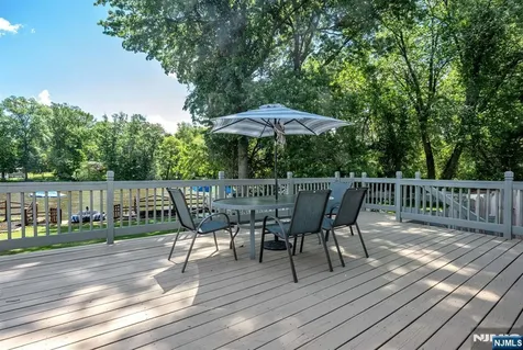 20 Riverview Circle Little Falls NJ 07424