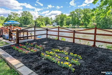20 Riverview Circle Little Falls NJ 07424