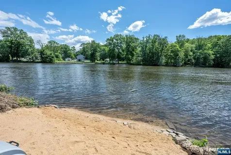 20 Riverview Circle Little Falls NJ 07424