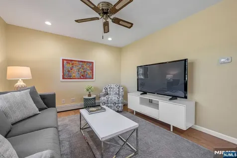 20 Riverview Circle Little Falls NJ 07424
