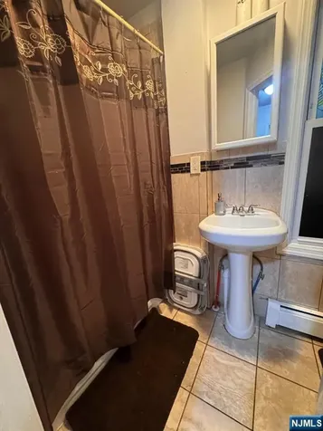 15 3rd Street Paterson NJ 07522