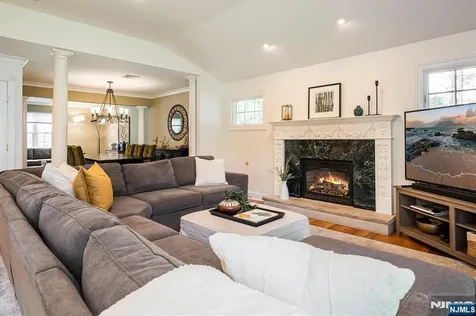 14 Clifford Drive Park Ridge NJ 07656