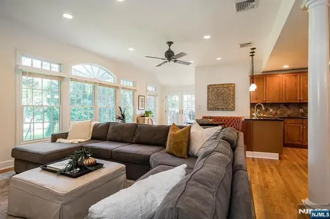 14 Clifford Drive Park Ridge NJ 07656