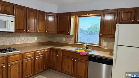 844 Elizabeth Street Ridgefield NJ 07657