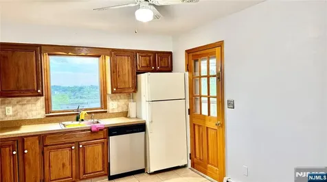 844 Elizabeth Street Ridgefield NJ 07657