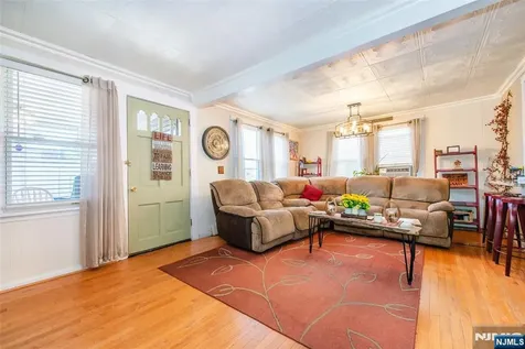 41 Frederick Avenue Hawthorne NJ 07506