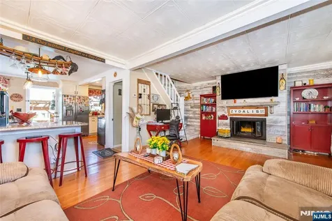 41 Frederick Avenue Hawthorne NJ 07506