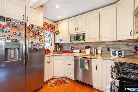 41 Frederick Avenue Hawthorne NJ 07506