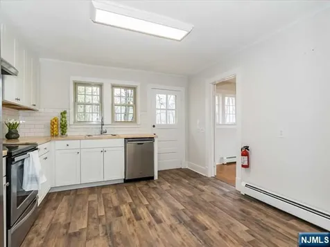 81A Alexander Avenue Montclair NJ 07043