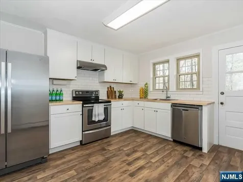 81A Alexander Avenue Montclair NJ 07043