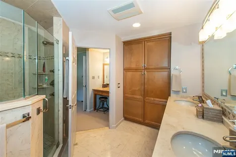 22 Woodbine Trail Par-troy Hills Twp. NJ 07054